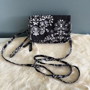 Vera Bradley RFID All In One Chandelier Noir Crossbody Wristlet